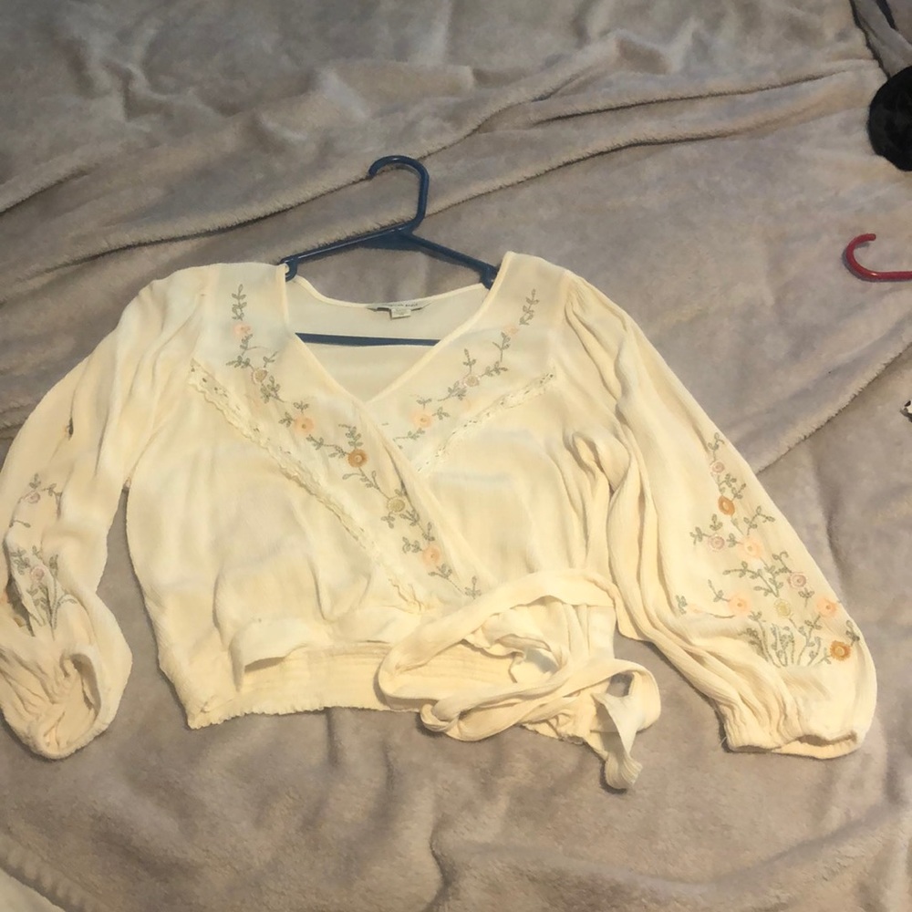 Off white spring top from American eagle